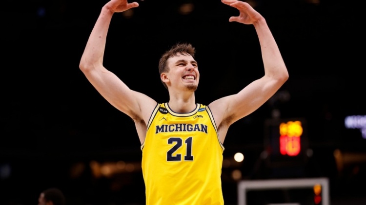 虽然戴维斯 虽然戴维斯